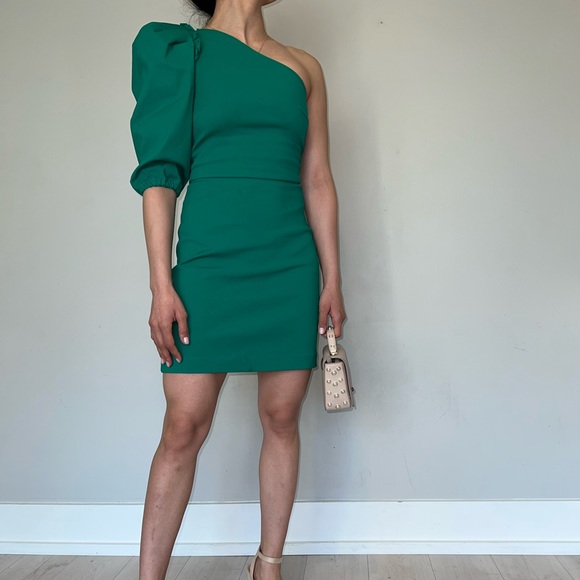 One side shoulder green dress from Zara - Picture 2 of 3